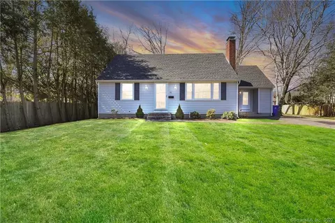 32 Windham Rd, Enfield, CT 06082 photo 1