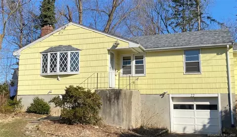 22 Harmund Ct, Wethersfield, CT 06109 photo 1