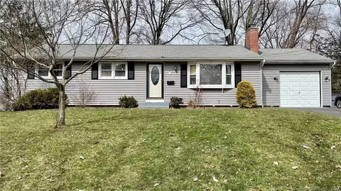 17 Guild St, Enfield, CT 06082 photo 1