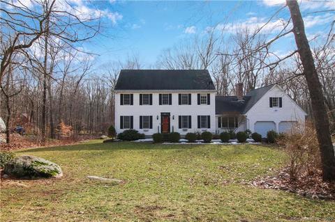 16 Hyde Park Dr, Gales Ferry, CT 06335 photo 1