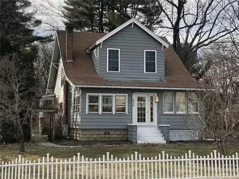 825 N Main St, Killingly, CT 06239 photo 1