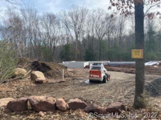 820 Copper Hill Rd, Suffield, CT 06093