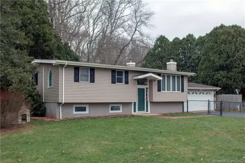 3 Blackwatch Ln, Ledyard, CT 06339 photo 1