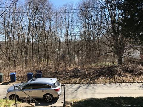 105 Chapman St, Windham, CT 06226 photo 1