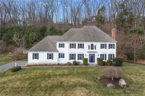 27 Devonshire Ct, Avon, CT 06001 photo 1