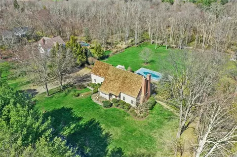 6 Guardhouse Dr, Redding, CT 06896 photo 1