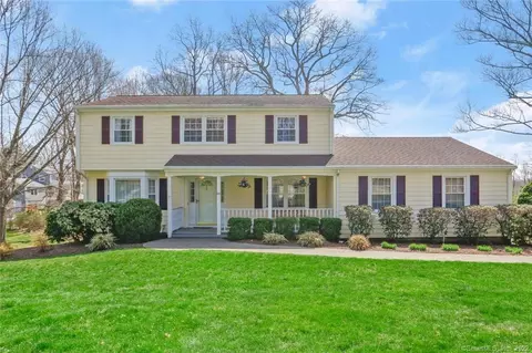 86 Rangely Dr, Trumbull, CT 06611 photo 1