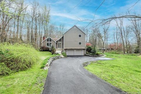 17 Old Stagecoach Rd, Redding, CT 06896 photo 1