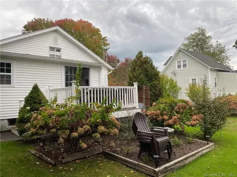 1 2 Wicklow St, Windsor Locks, CT 06096 photo 1