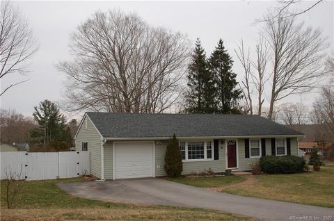 4 Thompson St, Ledyard, CT 06339 photo 1