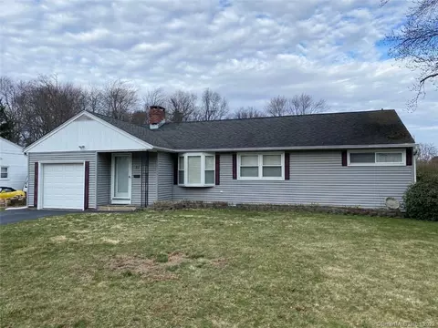 32 Tanglewood Rd, Wethersfield, CT 06109 photo 1