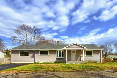 12 Tabernacle Ave, East Lyme, CT 06357 photo 1