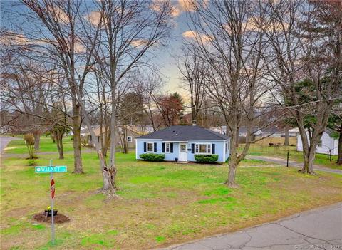 4 Walnut Cir, Windsor Locks, CT 06096 photo 1