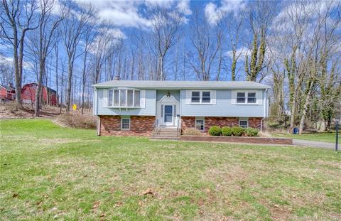 210 Robindale Dr, Berlin, CT 06037 photo 1
