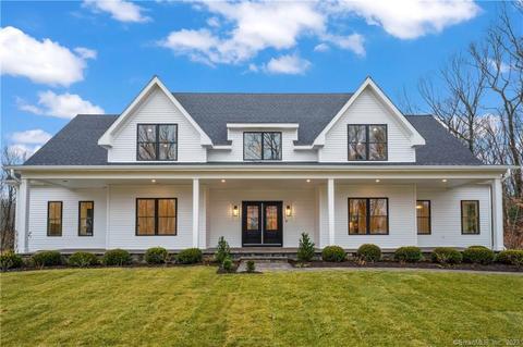 66 Northrop Rd, Woodbridge, CT 06525