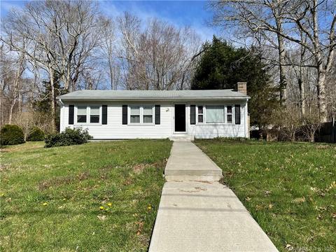 18 Center Dr, Ledyard, CT 06339 photo 1