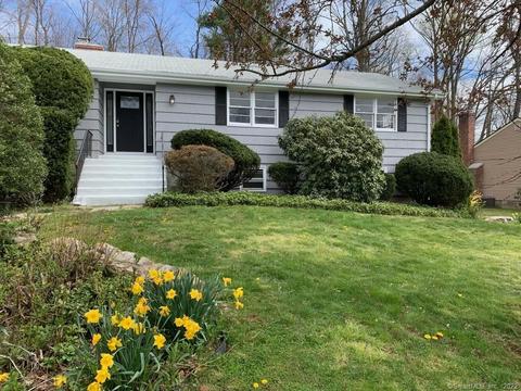 162 Braeside Dr, Hamden, CT 06518 photo 1