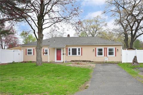 28 Laurel Rd, Windsor Locks, CT 06096 photo 1
