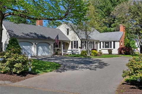 16 Nutmeg Cir, Wethersfield, CT 06109 photo 1