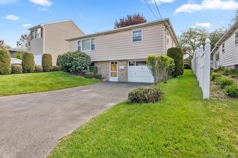 38 Blake St, Waterbury, CT 06708 photo 1