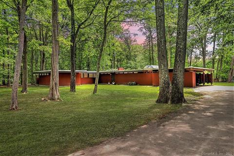 322 Pine Tree Dr, Orange, CT 06477 photo 1