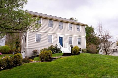 2 Stuart Dr, Newtown, CT 06470 photo 1