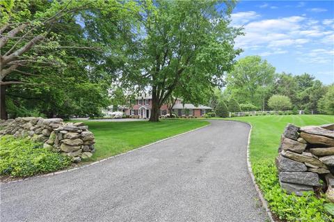 82 Canoe Hill Rd, New Canaan, CT 06840
