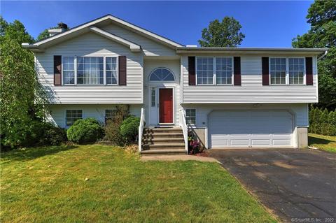 79 Down Draft Cir, West Haven, CT 06516 photo 1
