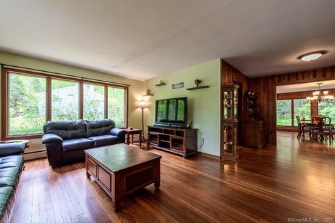 24 Romagna Rd, East Lyme, CT 06357 photo 1