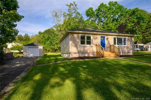 26 Highland Ave, Killingly, CT 06239 photo 1