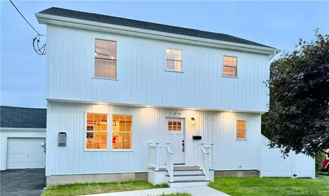 125 Mayflower Pl, Milford, CT 06460
