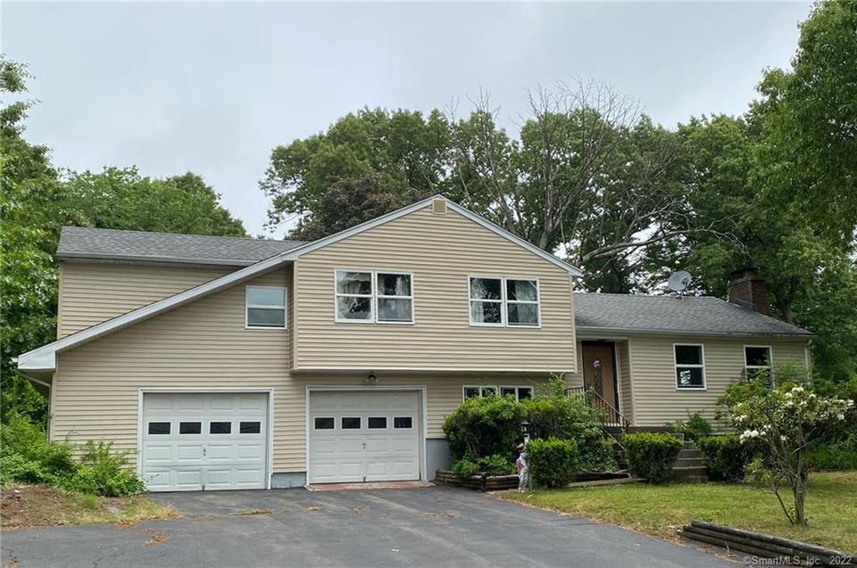 5 Pamela Dr, Wallingford, CT 06492 1 photo MLS 170496656 Movoto