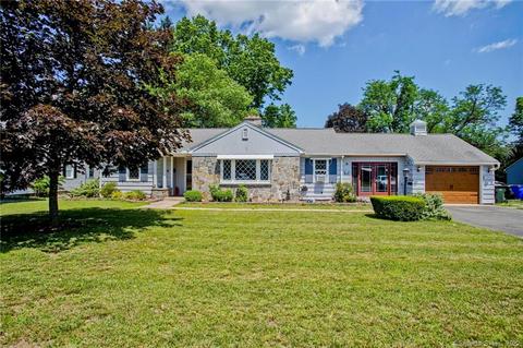 186 Elm St, Windsor Locks, CT 06096 photo 1