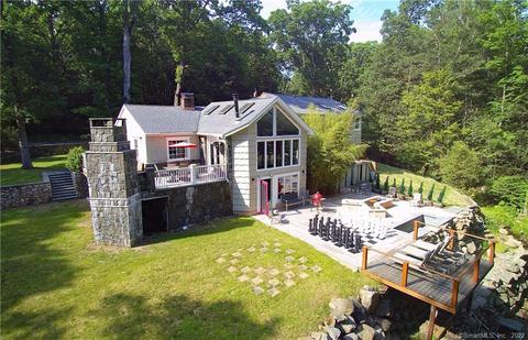 95 Great Oak Ln, Redding, CT 06896 photo 1
