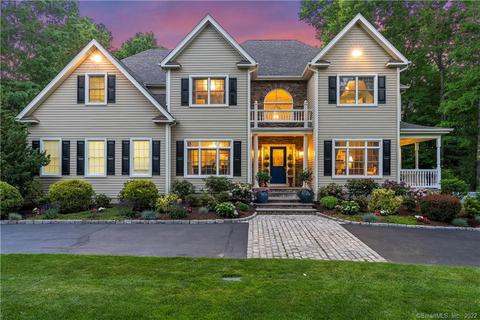 9 Charlies Cir, Newtown, CT 06482 photo 1