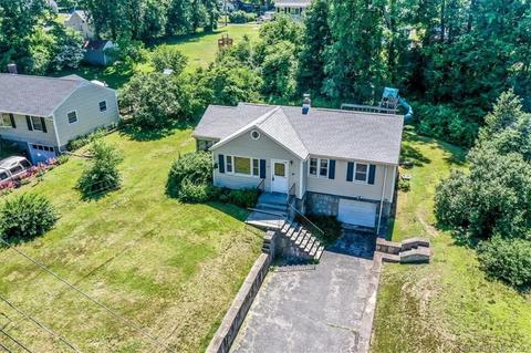 20 Buttonball Dr, Newtown, CT 06482 photo 1