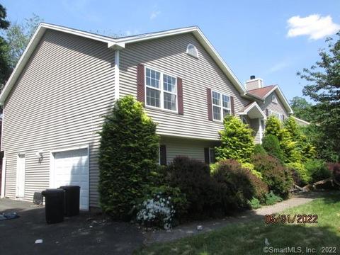 70 Ruby Ln, Stratford, CT 06614 photo 1