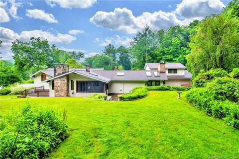 222 Berkshire Rd, Newtown, CT 06482 photo 1