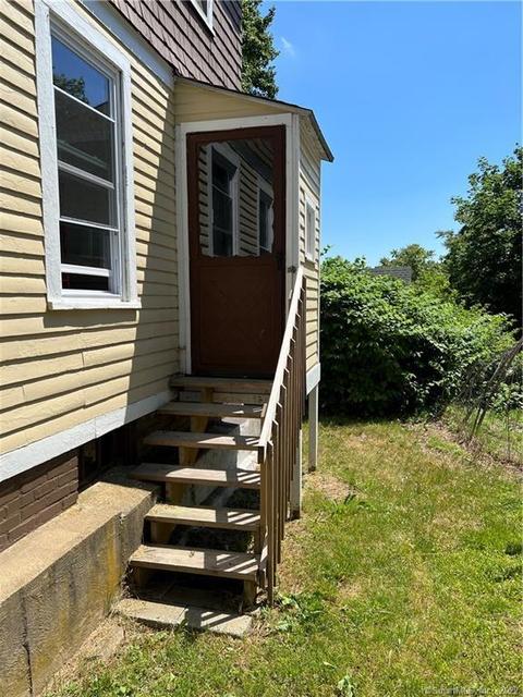 50-52 Dunham St, Norwich, CT 06360