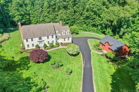 8 Kimberly Dr, Redding, CT 06896 photo 1