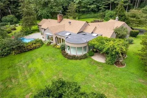 1255 N Stone St, Suffield, CT 06093