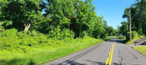 81 Pocono Rd, Brookfield, CT 06804