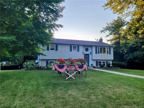 31 James Junior Ave, Killingly, CT 06239 photo 1
