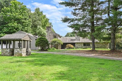 28 Rockledge Rd, Redding, CT 06896 photo 1