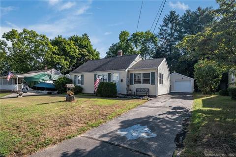 34 Grove St, Clinton, CT 06413 photo 1
