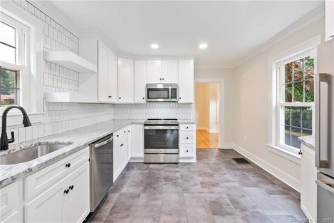 110 Ridge Rd, Middletown, CT 06457 photo 1