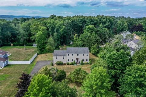 8 Red Barn Ln, Brookfield, CT 06804 photo 1