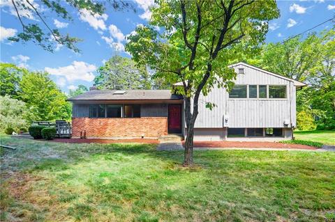 11 Bennetts Farm Rd, Ridgefield, CT 06877
