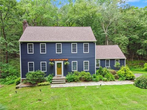 82 Drummer Ln, Redding, CT 06896 photo 1