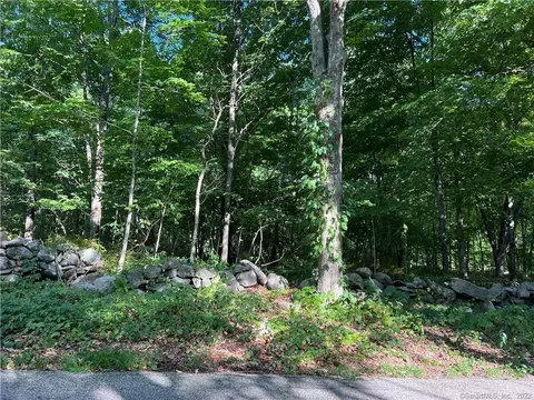 6 Wormwood Hill Rd, Mansfield, CT 06250